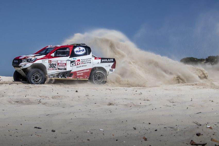 Toyota enters three racing Hilux trucks in 2019 Dakar 899796