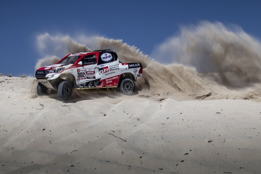 Toyota enters three racing Hilux trucks in 2019 Dakar 899799