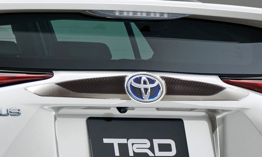 Toyota Prius facelift ditawarkan dengan aksesori TRD 905219