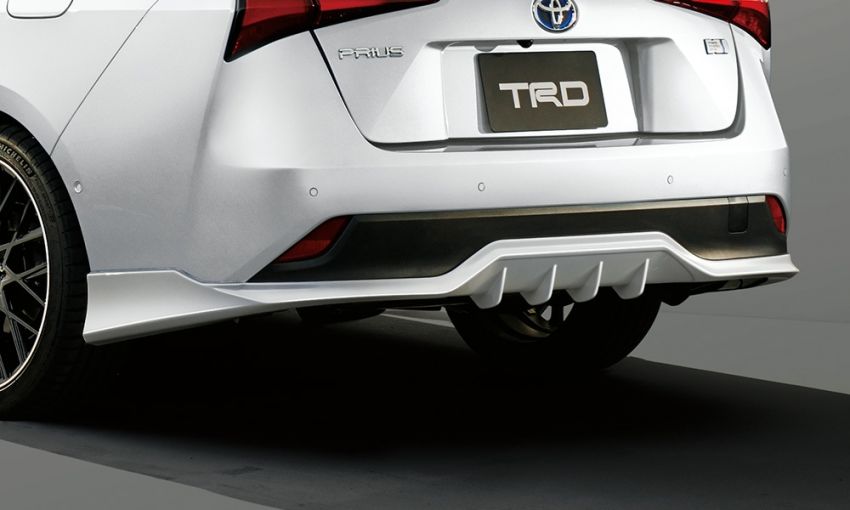 Toyota Prius facelift ditawarkan dengan aksesori TRD 905239