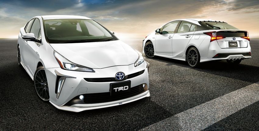 Toyota Prius facelift ditawarkan dengan aksesori TRD 905236