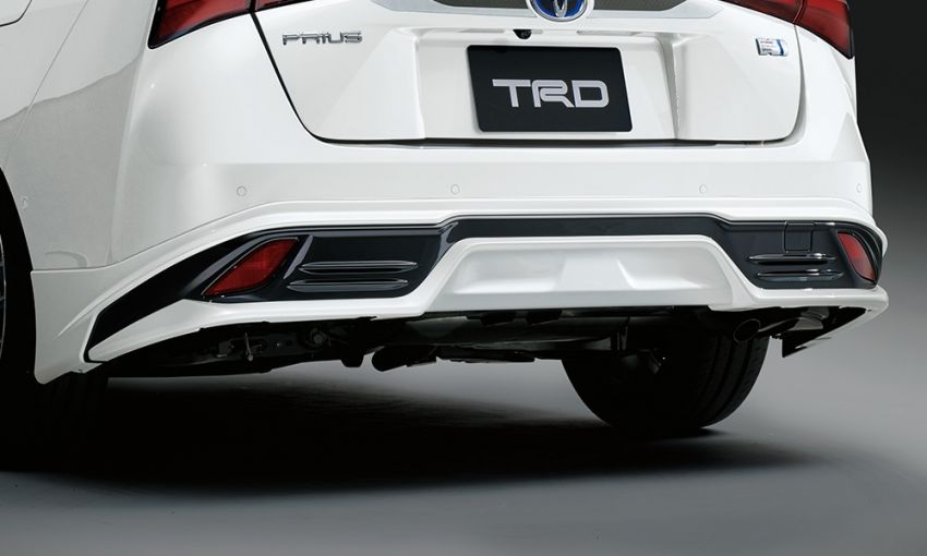 Toyota Prius facelift ditawarkan dengan aksesori TRD 905245