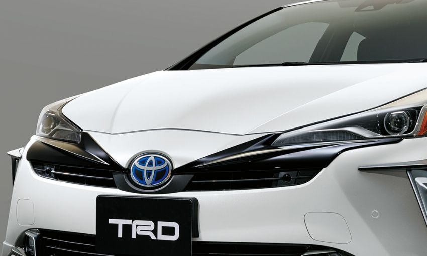 Toyota Prius facelift ditawarkan dengan aksesori TRD 905246
