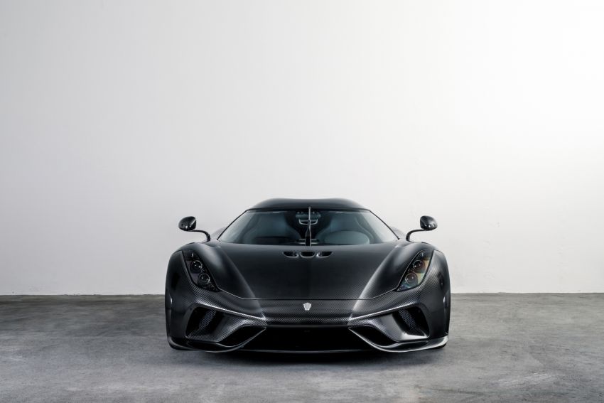 Koenigsegg Regera – first unit finished in bare carbon 899235