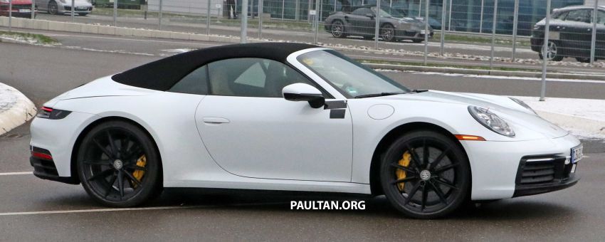 SPYSHOTS: Porsche 992 Cabriolet almost undisguised 903094