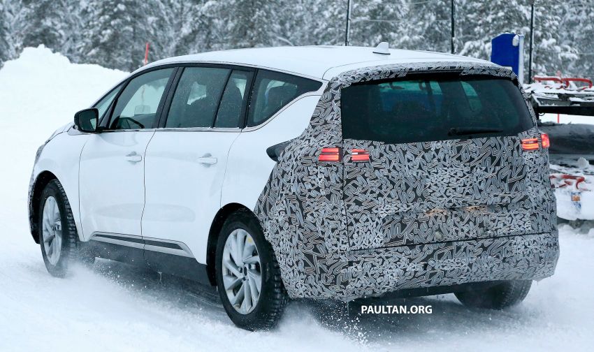 SPYSHOTS: Renault Espace facelift spotted testing 902072
