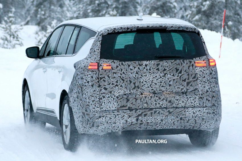 SPYSHOTS: Renault Espace facelift spotted testing 902073
