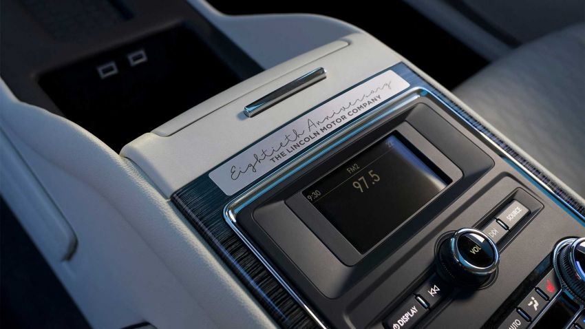 Lincoln Continental Coach Door Edition – model edisi terhad sempena ulangtahun ke-80, hanya 80-unit 903296