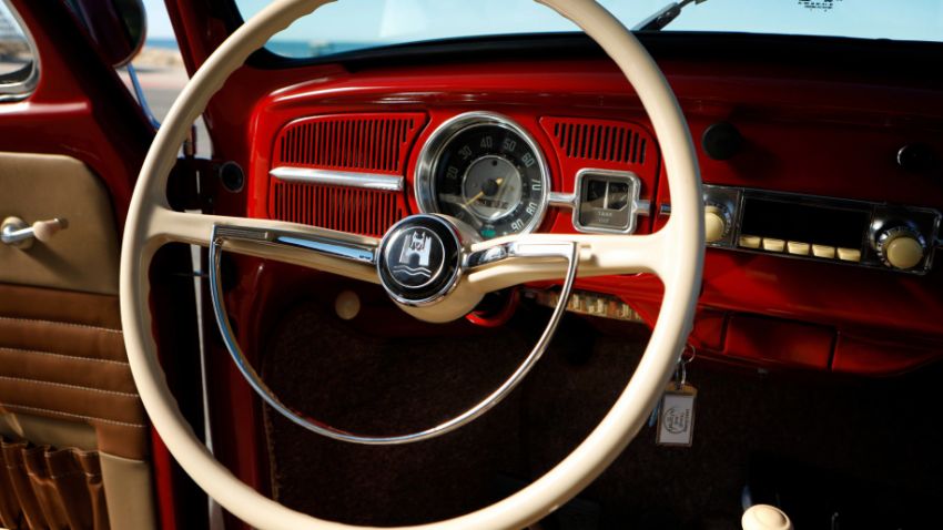 Volkswagen lakukan restorasi percuma untuk sebuah Beetle keluaran 1966 milik wanita berumur 73 tahun 901048