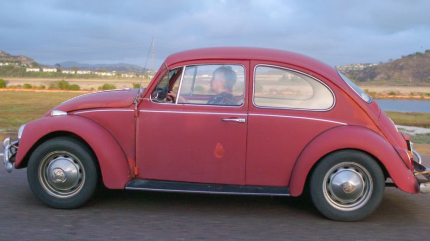 Volkswagen lakukan restorasi percuma untuk sebuah Beetle keluaran 1966 milik wanita berumur 73 tahun 901004