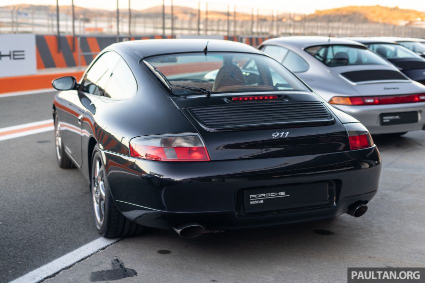 Porsche 911 tribute – a living legend owning its niche 989687