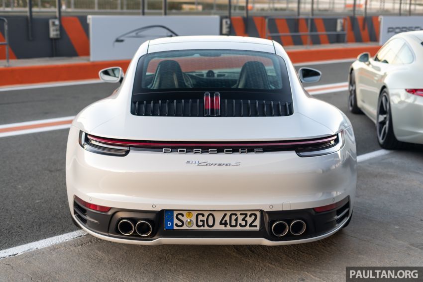 Porsche 911 tribute – a living legend owning its niche 989872