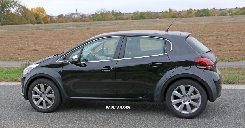SPIED: Peugeot 1008 test mule seen – SUV due soon? 907151