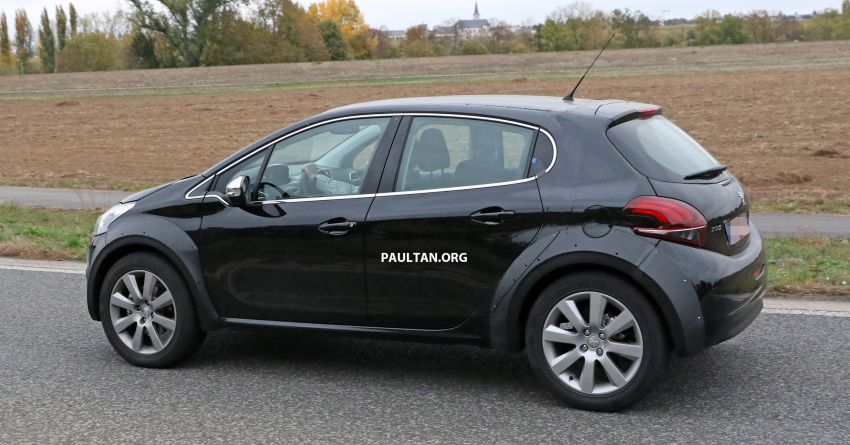 SPIED: Peugeot 1008 test mule seen – SUV due soon? 907152