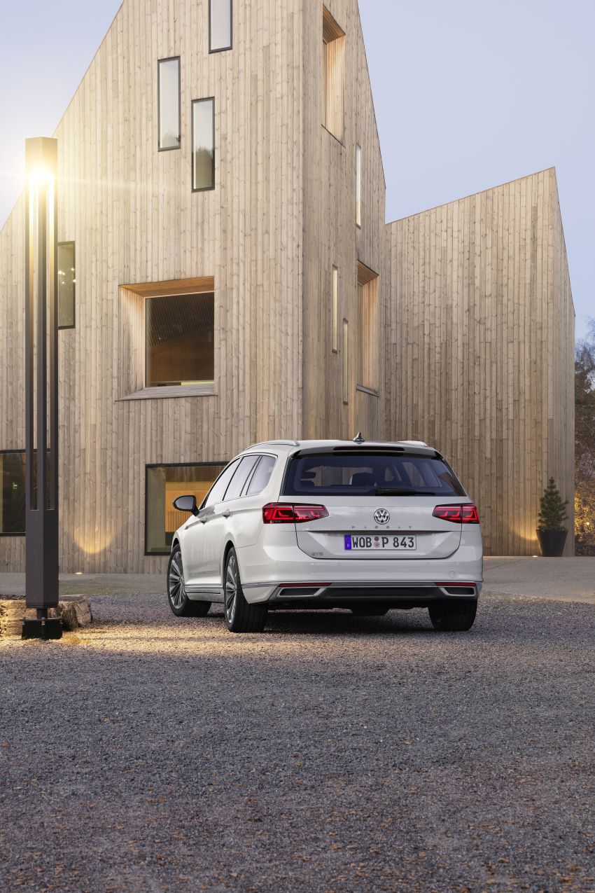 Volkswagen Passat B8 facelift didedahkan – sistem bantuan IQ.Drive dan infotainmen MIB3 baharu 919344