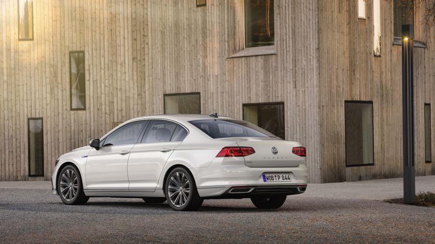 B8 Volkswagen Passat facelift revealed – new MIB3 infotainment and IQ.Drive assistance systems 919138