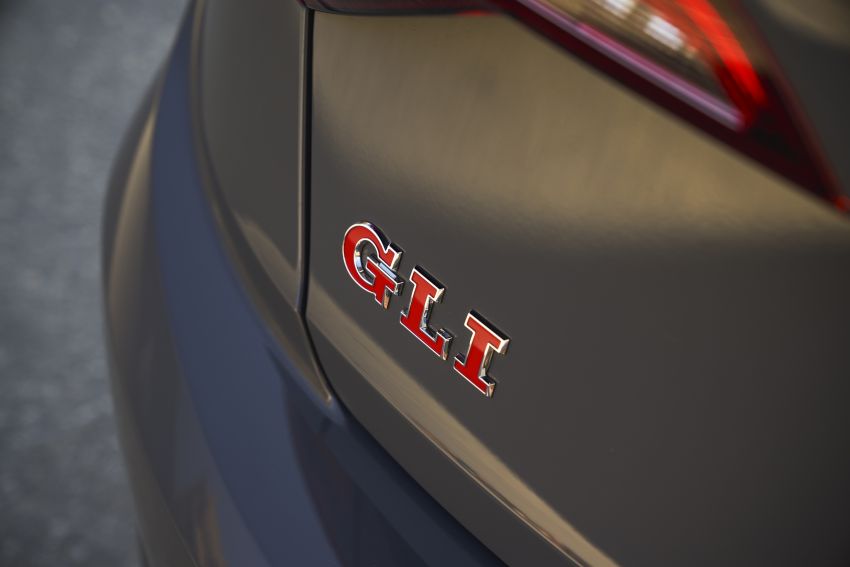 2019 Volkswagen Jetta GLI debuts in Chicago – 228 hp from the Golf GTI, six-speed manual, LSD standard 919763