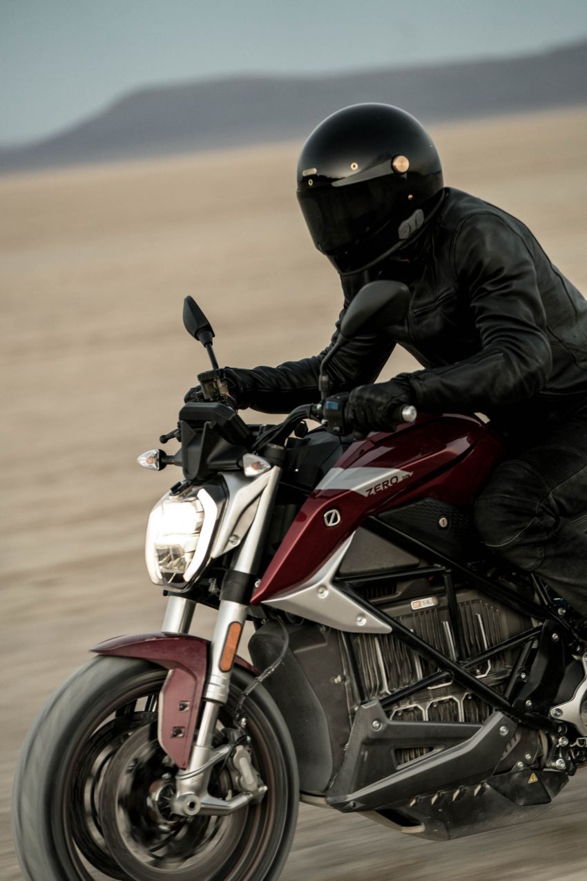 Zero Motorcycles SR/F – motosikal elektrik dengan laju maksimum 200 km/j, cas penuh dalam masa 1.5 jam 926466