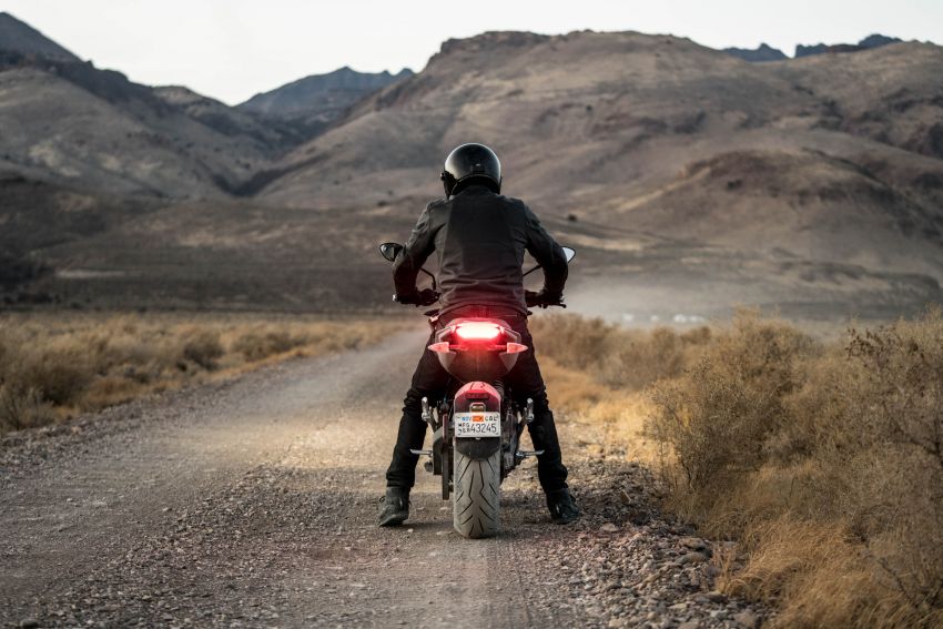 Zero Motorcycles SR/F – motosikal elektrik dengan laju maksimum 200 km/j, cas penuh dalam masa 1.5 jam 926462