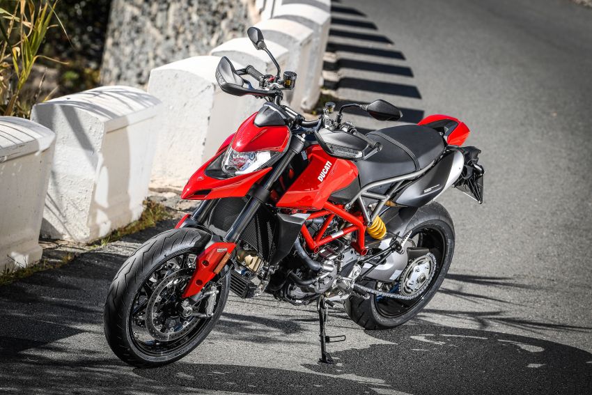 Ducati Hypermotard 950 – perubahan utama generasi ketiga berbanding Hypermotard 939 generasi pertama 920009