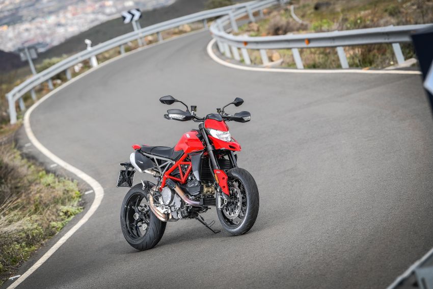 Ducati Hypermotard 950 – perubahan utama generasi ketiga berbanding Hypermotard 939 generasi pertama 920015