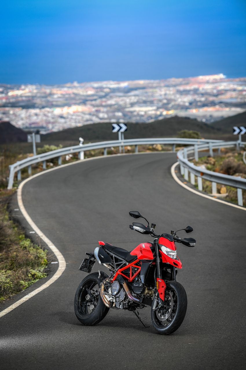 Ducati Hypermotard 950 – perubahan utama generasi ketiga berbanding Hypermotard 939 generasi pertama 920017