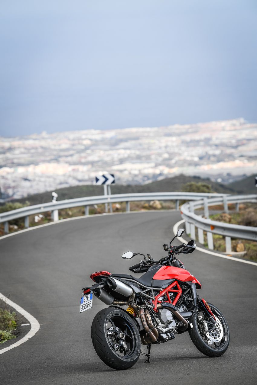 Ducati Hypermotard 950 – perubahan utama generasi ketiga berbanding Hypermotard 939 generasi pertama 920002