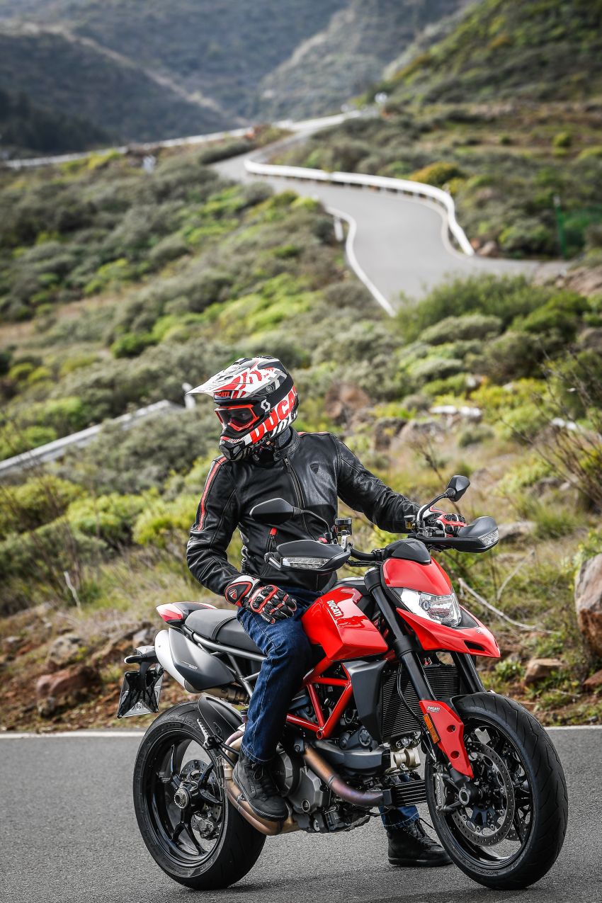 Ducati Hypermotard 950 – perubahan utama generasi ketiga berbanding Hypermotard 939 generasi pertama 920003