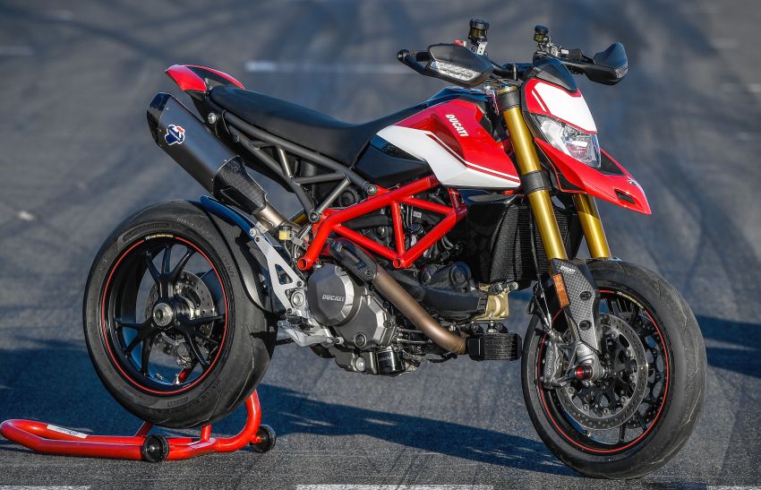 Ducati Hypermotard 950 – perubahan utama generasi ketiga berbanding Hypermotard 939 generasi pertama 920073