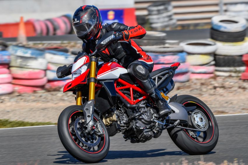 TUNGGANG UJI: Ducati Hypermotard 950 – mahu kembali jadi jahat, pemuas nafsu penunggang nakal 923023