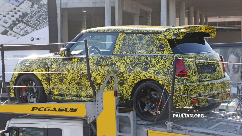 SPIED: MINI John Cooper Works GP gets racy styling 922043