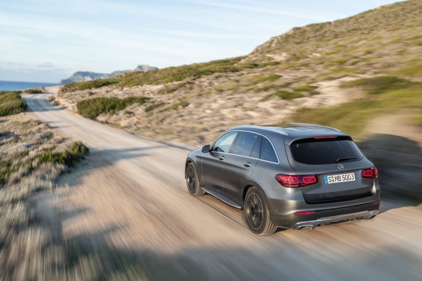 X253 Mercedes-Benz GLC facelift unveiled – new mild hybrid engines, MBUX infotainment system 927981