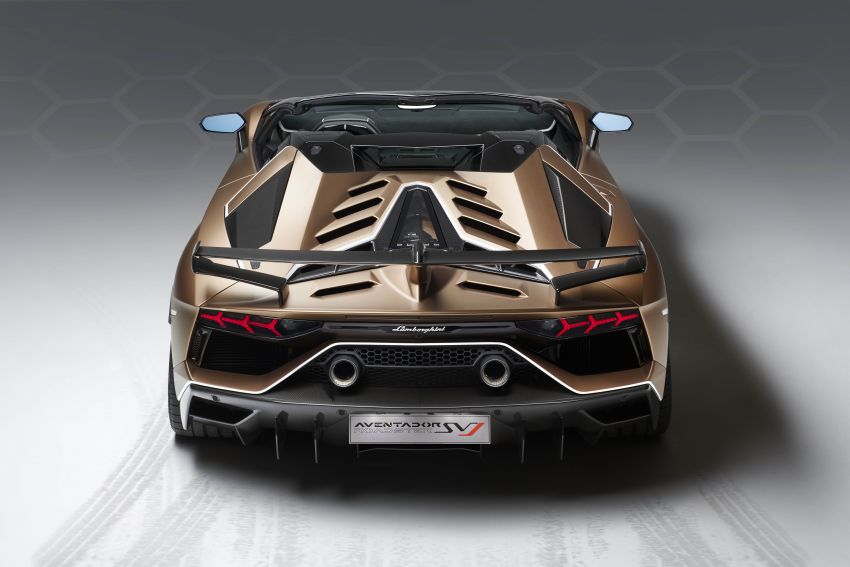 Lamborghini Aventador SVJ Roadster – 800 unit saja 929750