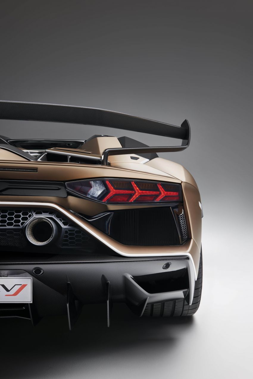 Lamborghini Aventador SVJ Roadster – 800 unit saja 929762