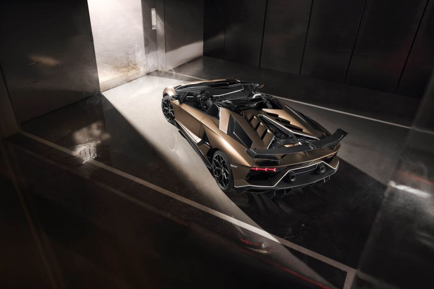 Lamborghini Aventador SVJ Roadster – 800 unit saja 929732