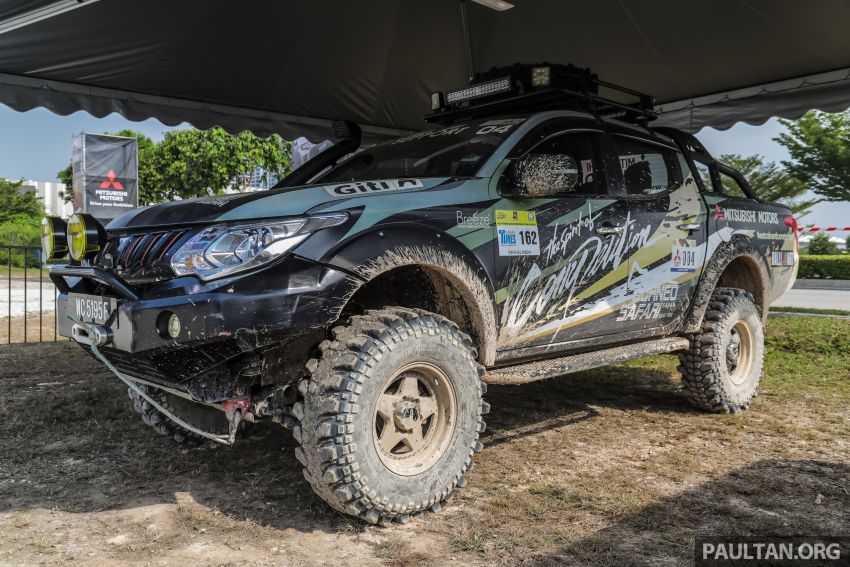 VIDEO: Mitsubishi 4Sure Thrill event – experiencing dirt drifting with Dakar Rally champ in the new Triton! 932045