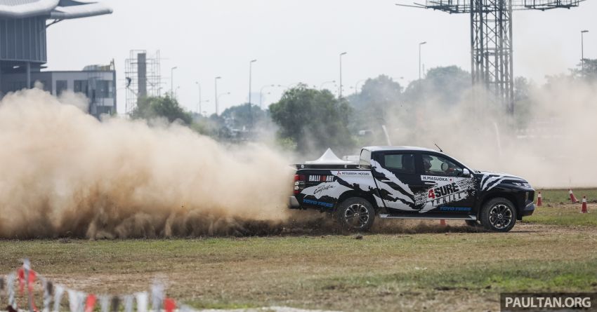 VIDEO: Mitsubishi 4Sure Thrill event – experiencing dirt drifting with Dakar Rally champ in the new Triton! 932077