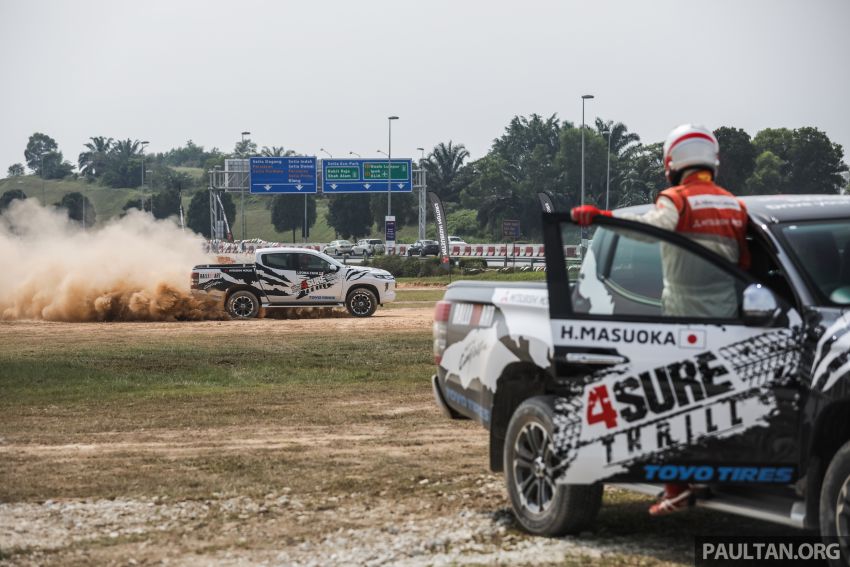 VIDEO: Mitsubishi 4Sure Thrill event – experiencing dirt drifting with Dakar Rally champ in the new Triton! 932079