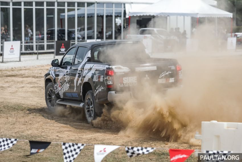 VIDEO: Mitsubishi 4Sure Thrill event – experiencing dirt drifting with Dakar Rally champ in the new Triton! 932084
