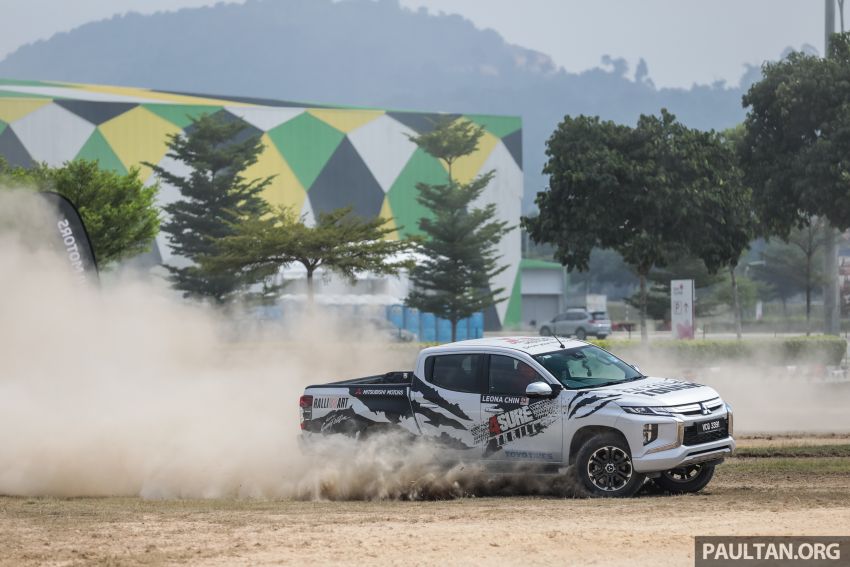 VIDEO: Mitsubishi 4Sure Thrill event – experiencing dirt drifting with Dakar Rally champ in the new Triton! 932086