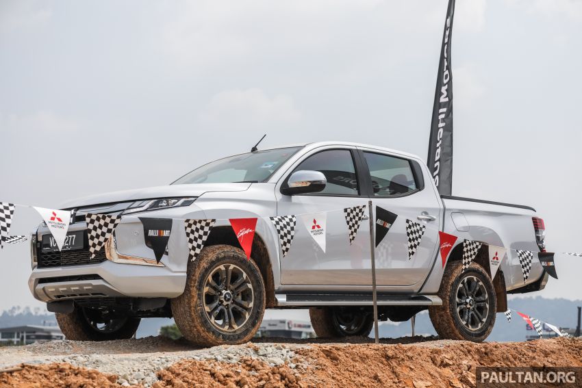 VIDEO: Mitsubishi 4Sure Thrill event – experiencing dirt drifting with Dakar Rally champ in the new Triton! 932092