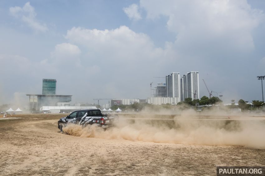 VIDEO: Mitsubishi 4Sure Thrill event – experiencing dirt drifting with Dakar Rally champ in the new Triton! 932098