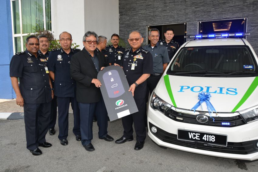Perodua donates three Bezza to Selangor police force 931067
