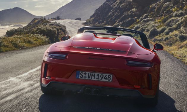 2019 Porsche 911 Speedster debuts – 1,948 units only