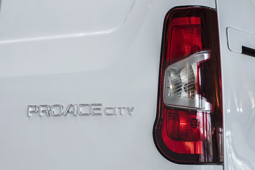 2019 Toyota Proace City unveiled – compact city van 954421
