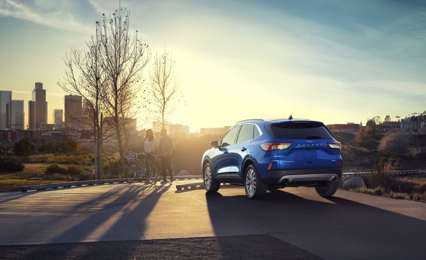 2019 Ford Kuga unveiled: mild, full and plug-in hybrids 942277