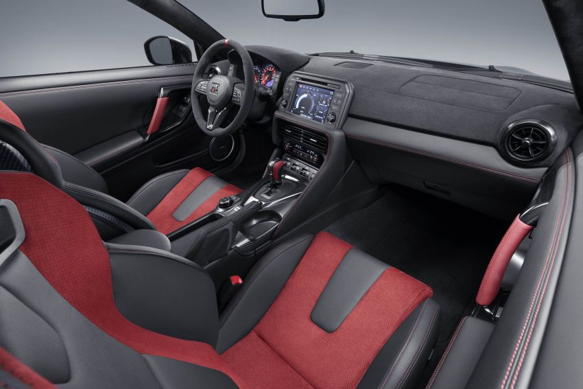 2020 Nissan GT-R Nismo sheds weight, improves grip 948698