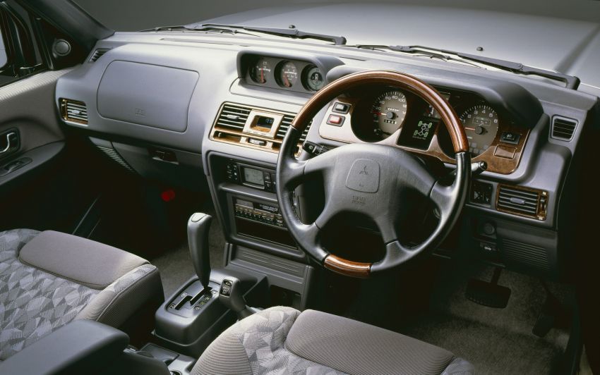 Mitsubishi Pajero Final Edition – rai produksi terakhir generasi keempat di Jepun, hanya 700 unit dihasilkan 953127