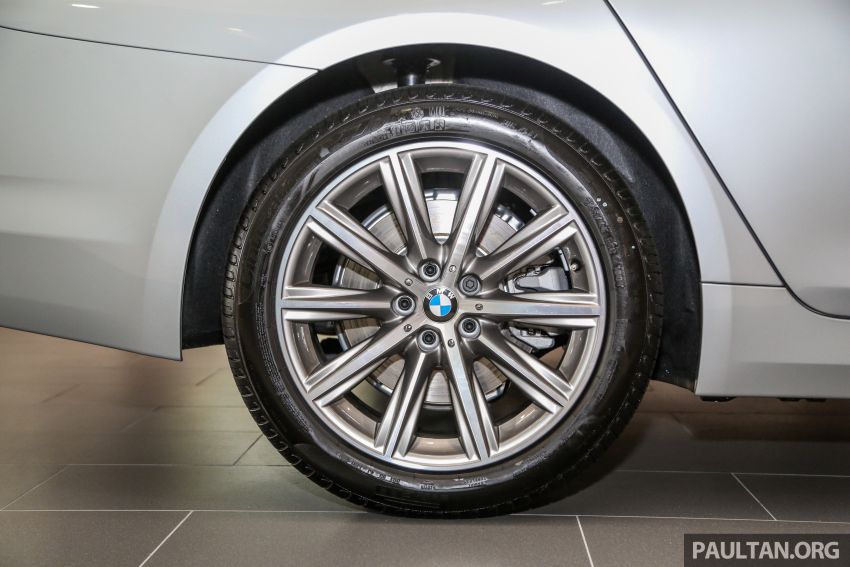 GALLERY: G30 BMW 520i Luxury and 530e M Sport 955232