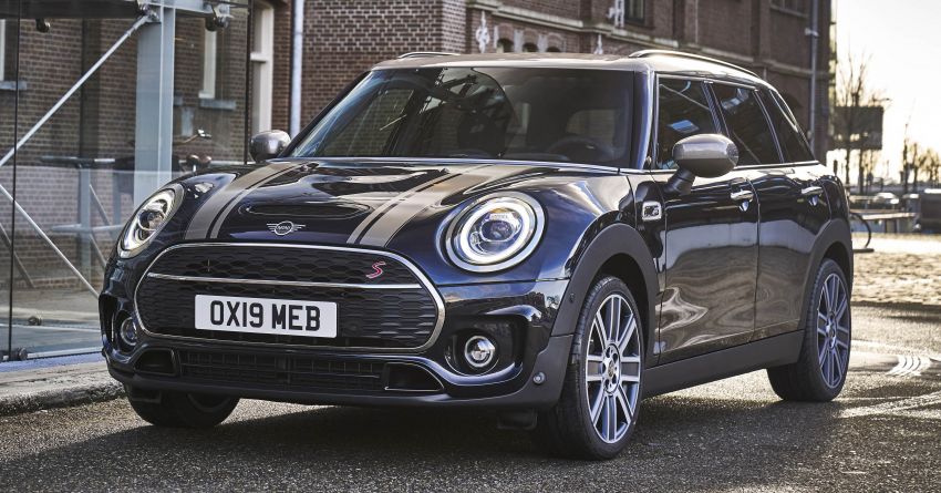 F54 MINI Clubman facelift receives styling updates 949038